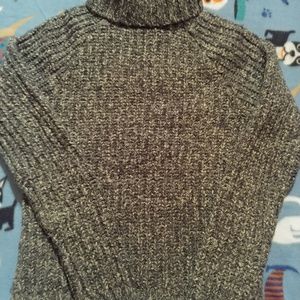 OLD NAVY SWEATER